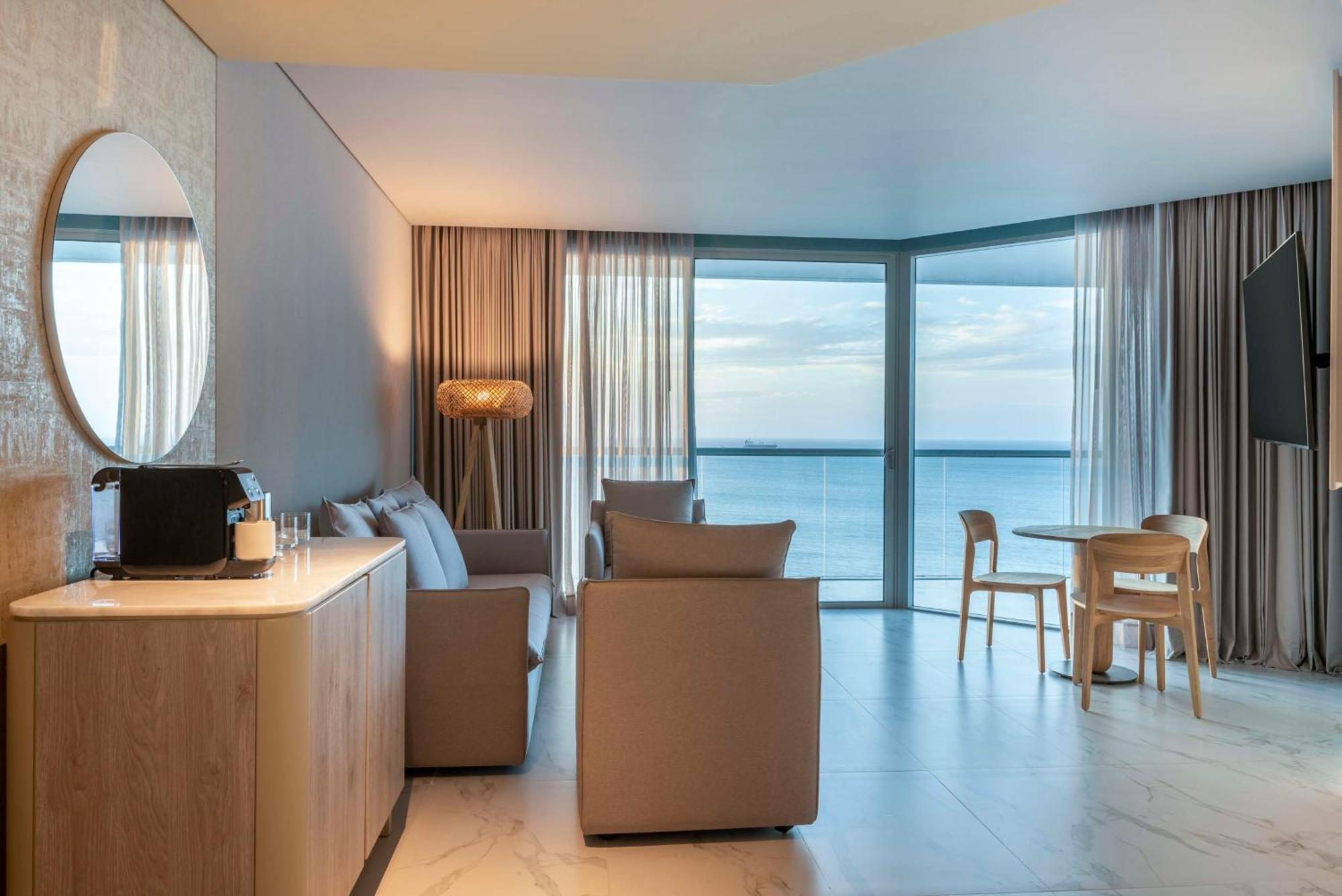 Hilton Hotel 4*